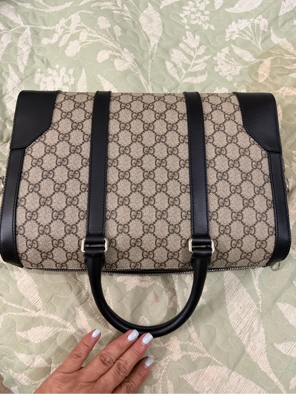 Authentic Gently used Gucci office bag in excellent condition.